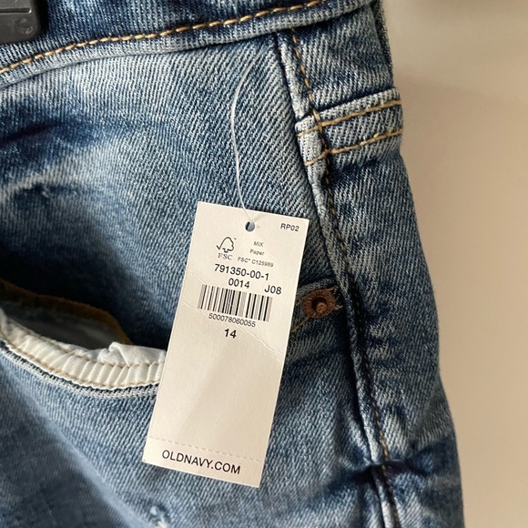 Old Navy| O.G. Straight High Rise Jean Shorts, Size 14•••Light Distress, NWT - Picture 6 of 9